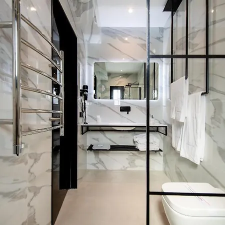 Boutique By Hills Adults Only 4*