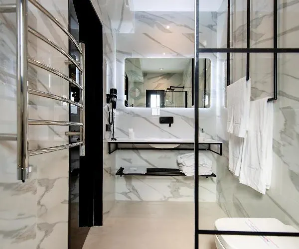 Boutique By Hills Adults Only 4*