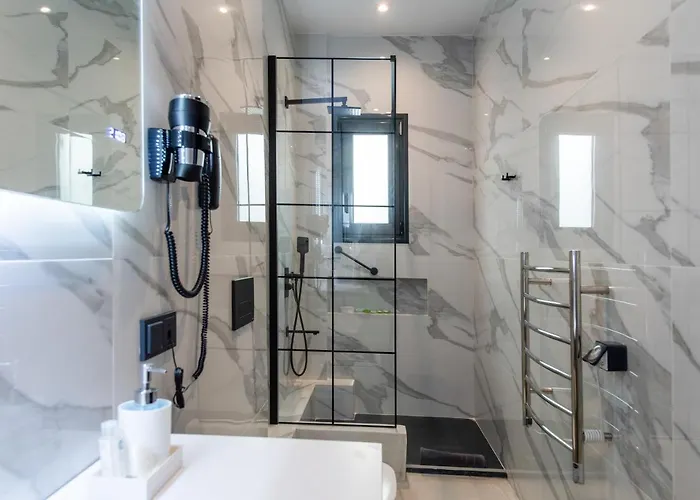 Boutique By Hills Adults Only 4*